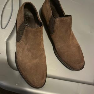 Born booties. Suede.